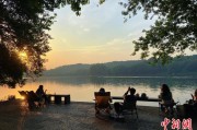 子女测算“移动卧室”重塑旅行方式 “Z世代”爱上车轮上的家